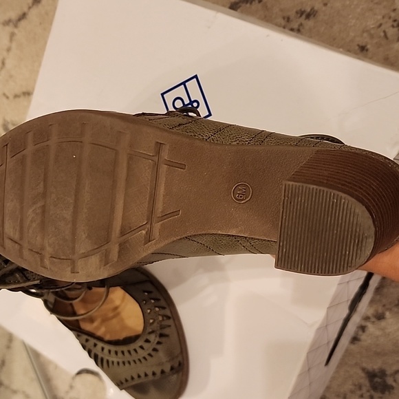 Women's army green block heel - Picture 4 of 4